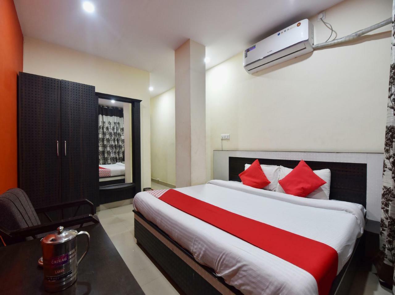 Oyo 28027 Hotel Dhruv Mandi Luaran gambar