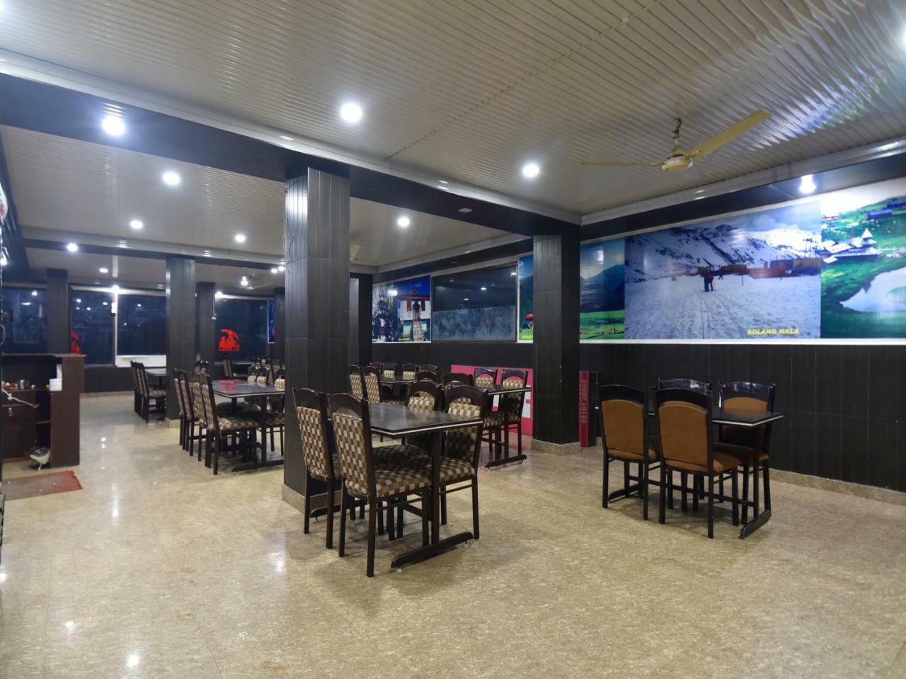 Oyo 28027 Hotel Dhruv Mandi Luaran gambar