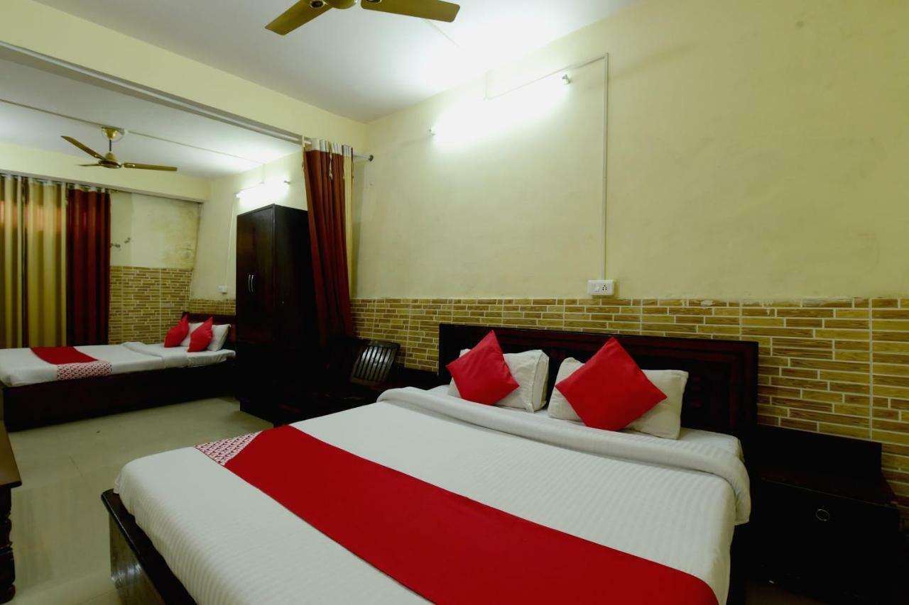 Oyo 28027 Hotel Dhruv Mandi Luaran gambar