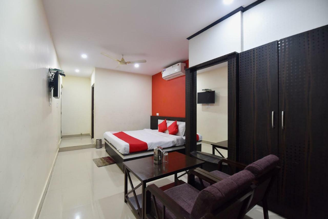 Oyo 28027 Hotel Dhruv Mandi Luaran gambar